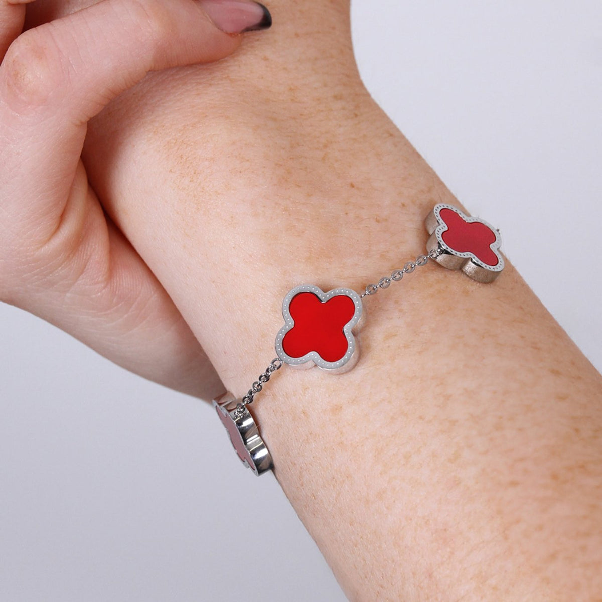 ★tow tow archive★ Clover symbol bracelet vintage red TBH12 Sterling Silver Bracelet Clover With Red String Solid